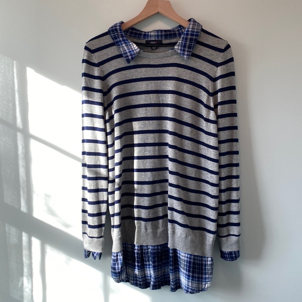 Intro sweater with mock flannel collar and details